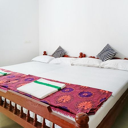 Alma Homestay Марарикулам Екстериор снимка