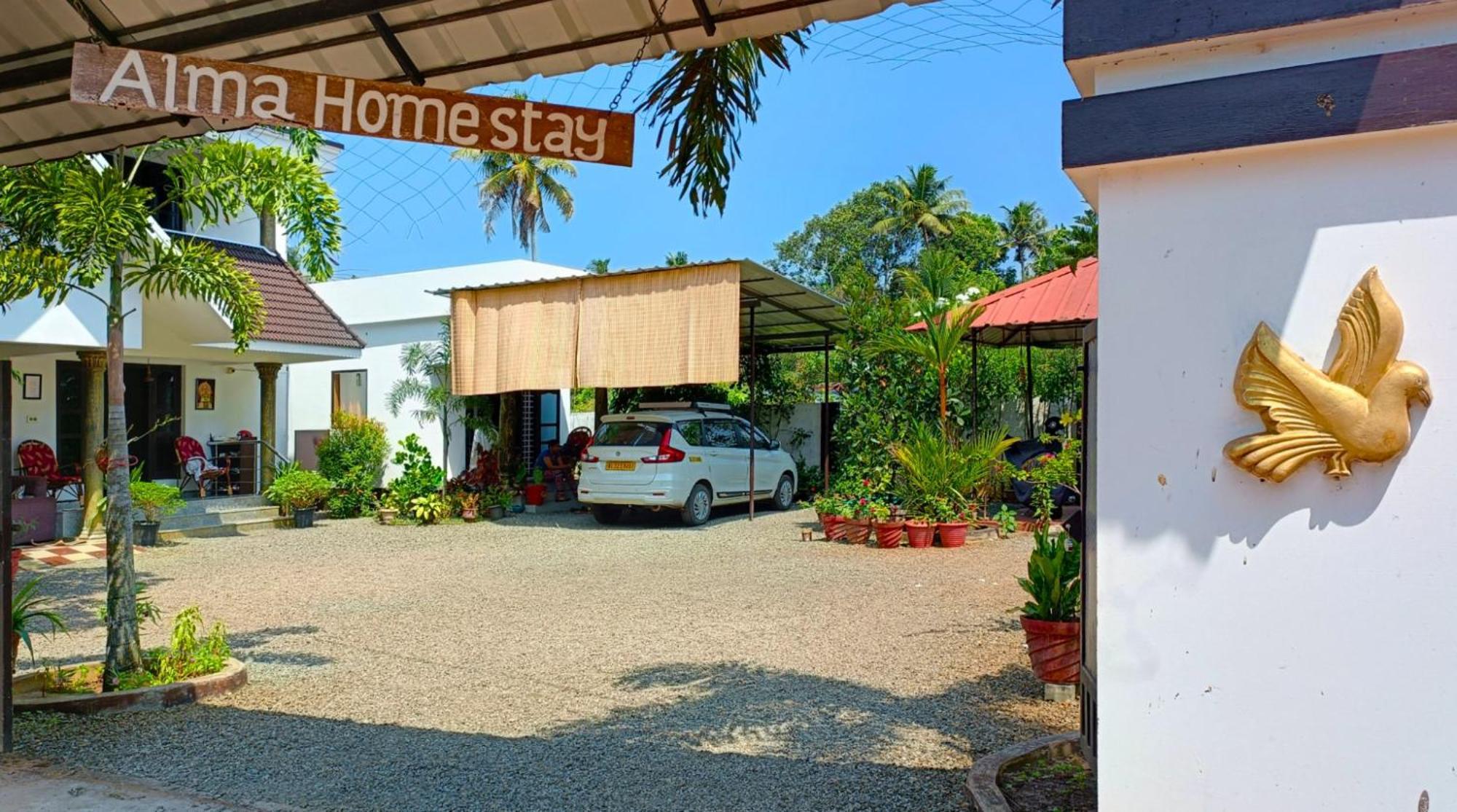 Alma Homestay Марарикулам Екстериор снимка