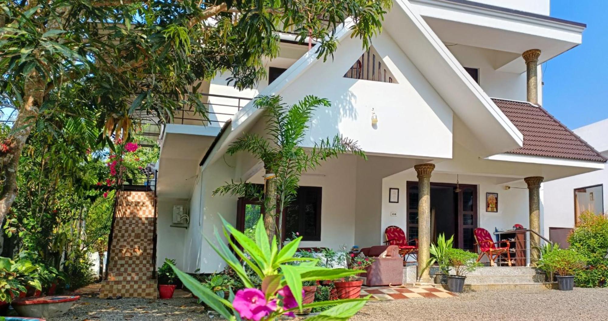 Alma Homestay Марарикулам Екстериор снимка