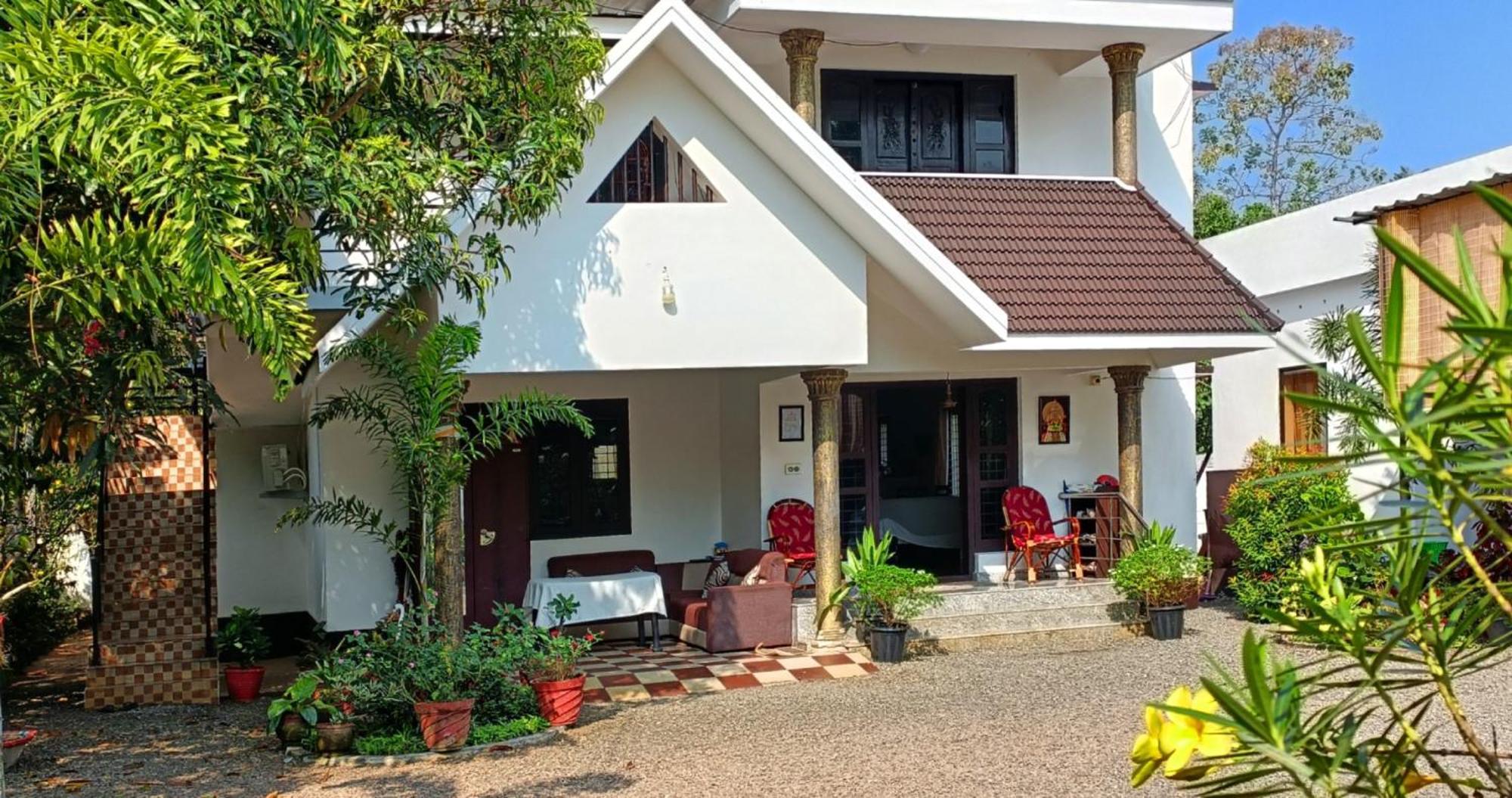 Alma Homestay Марарикулам Екстериор снимка