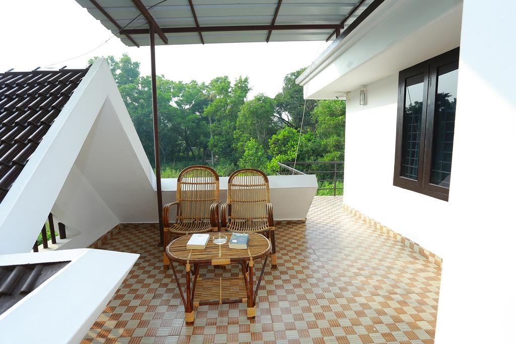 Alma Homestay Марарикулам Екстериор снимка
